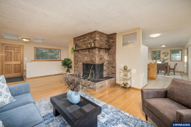 1520 Laurel Heights Dr NW, Albany, OR 97321