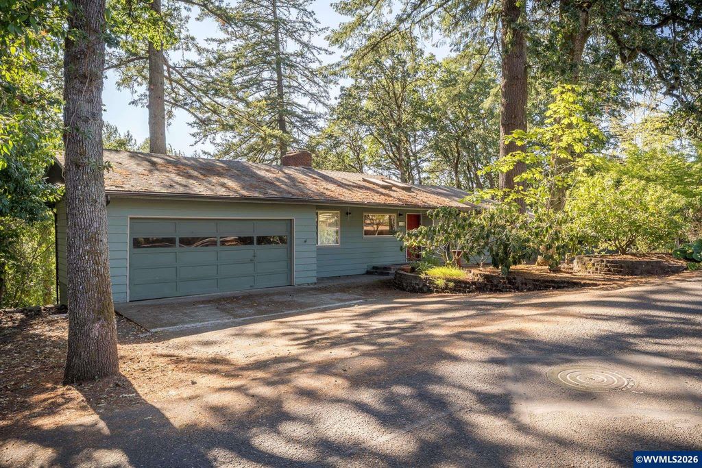1520 Laurel Heights Dr NW, Albany, OR 97321