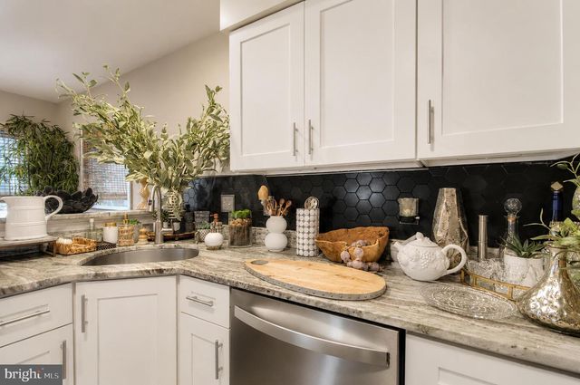 1132 DUBLIN CT, Williamstown, NJ 08094