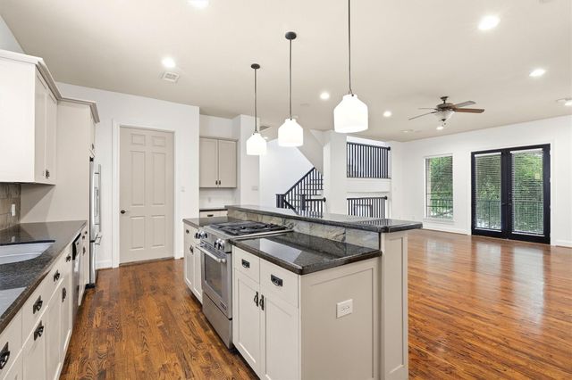 1605 W 14th Street, Houston, TX 77008