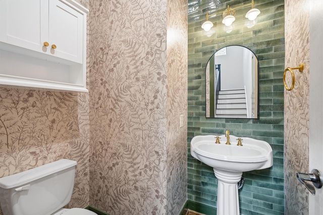 1605 W 14th Street, Houston, TX 77008