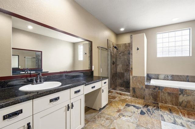 1605 W 14th Street, Houston, TX 77008