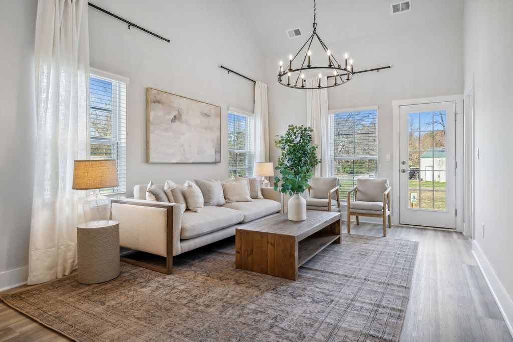 615 Tulip Springs Ct, Hermitage, TN 37076