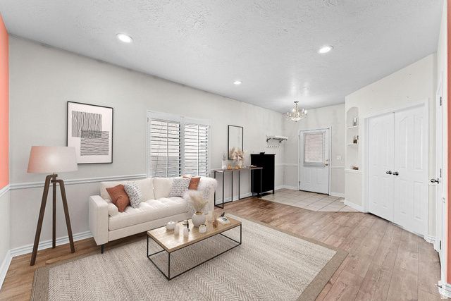 9928 S CASCADE DR, Sandy, UT 84070