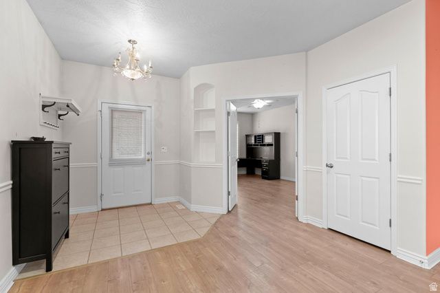 9928 S CASCADE DR, Sandy, UT 84070