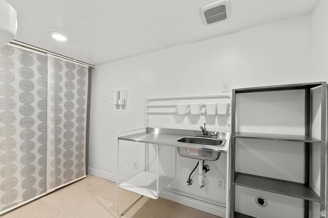 9928 S CASCADE DR, Sandy, UT 84070