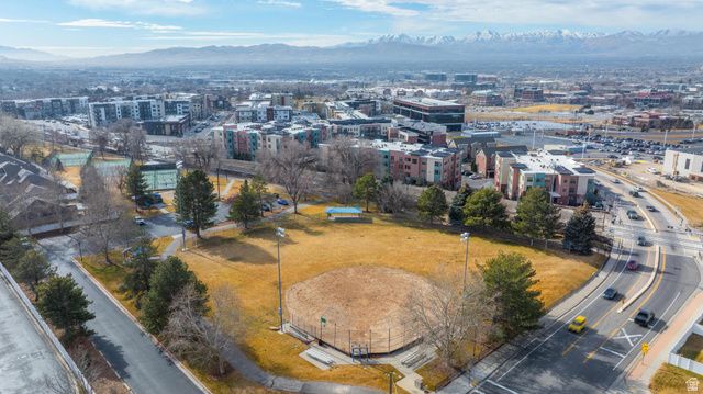 9928 S CASCADE DR, Sandy, UT 84070