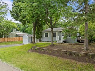 438 Sylvan DRIVE, Fontana, WI 53125