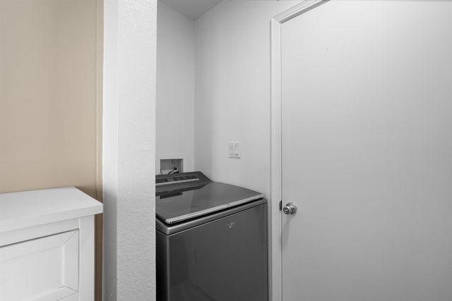 1657 Skyview Circle NE, Rio Rancho, NM 87144