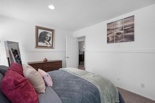1657 Skyview Circle NE, Rio Rancho, NM 87144