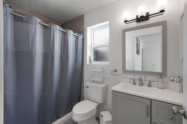 1657 Skyview Circle NE, Rio Rancho, NM 87144