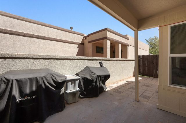 1657 Skyview Circle NE, Rio Rancho, NM 87144