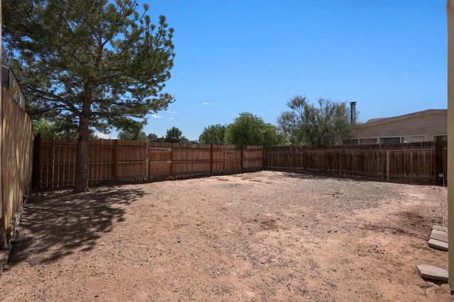 1657 Skyview Circle NE, Rio Rancho, NM 87144