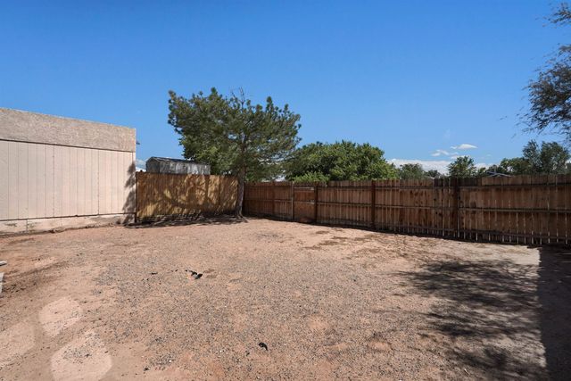 1657 Skyview Circle NE, Rio Rancho, NM 87144