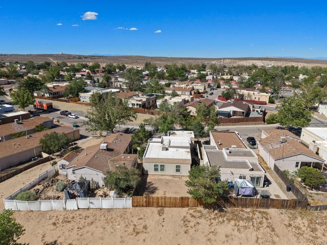 1657 Skyview Circle NE, Rio Rancho, NM 87144
