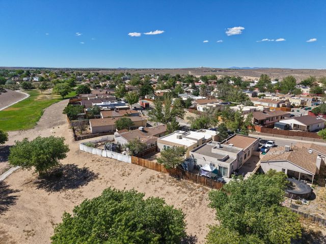 1657 Skyview Circle NE, Rio Rancho, NM 87144