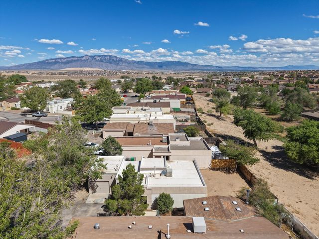 1657 Skyview Circle NE, Rio Rancho, NM 87144