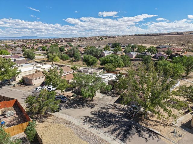 1657 Skyview Circle NE, Rio Rancho, NM 87144