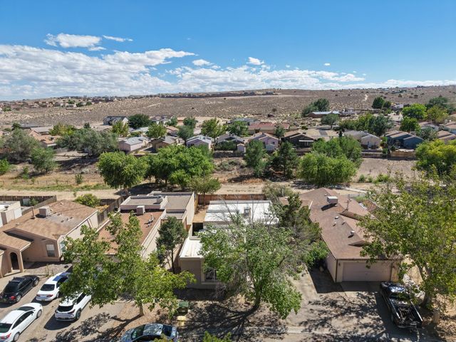 1657 Skyview Circle NE, Rio Rancho, NM 87144