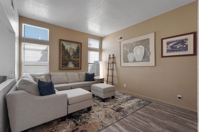 1657 Skyview Circle NE, Rio Rancho, NM 87144