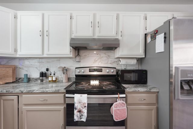 1657 Skyview Circle NE, Rio Rancho, NM 87144