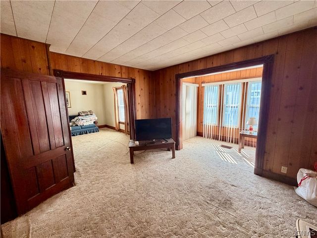 18 White Street, Kirkland, NY 13321