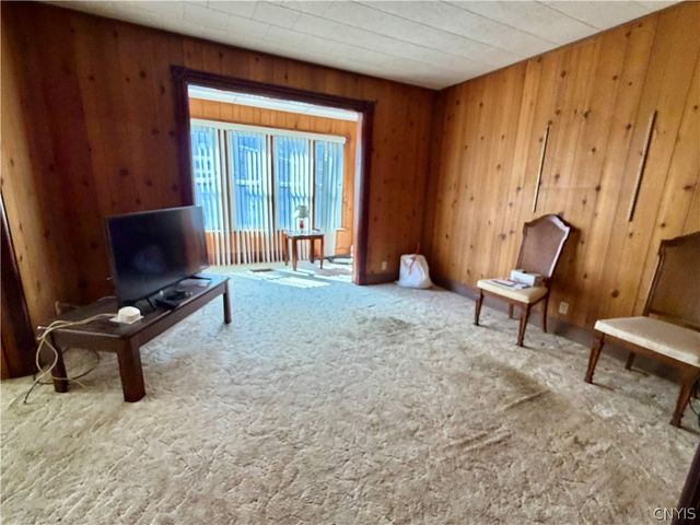18 White Street, Kirkland, NY 13321