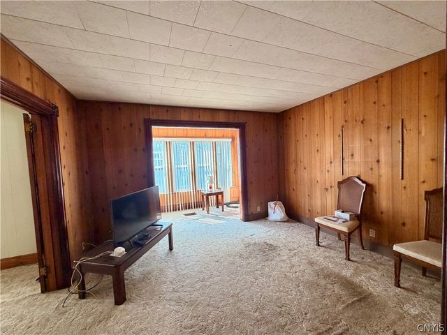 18 White Street, Kirkland, NY 13321