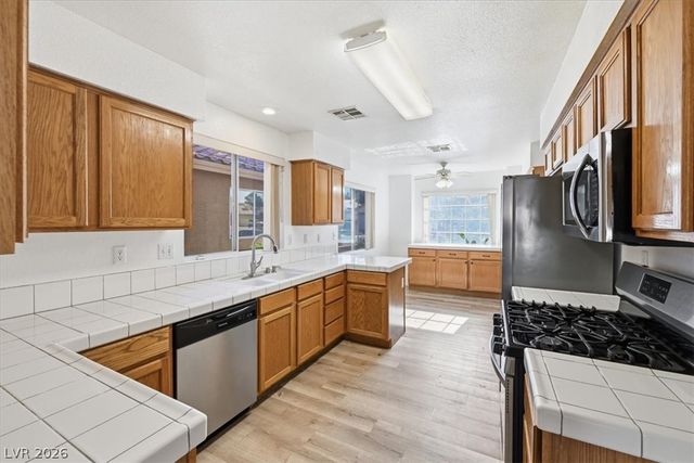 934 Nellie Jo Drive, Las Vegas, NV 89123