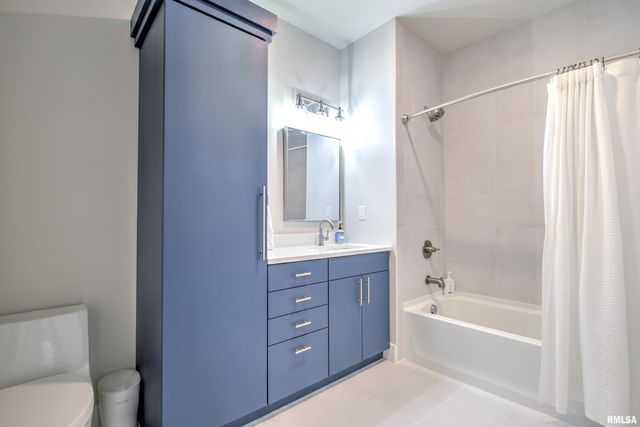 1310 E Samuel Ave Apt 3A, Peoria Heights, IL 61616