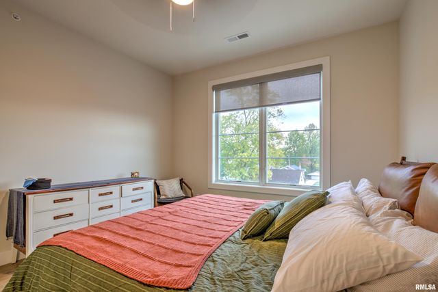 1310 E Samuel Ave Apt 3A, Peoria Heights, IL 61616