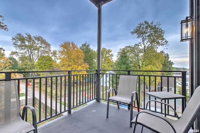 1310 E Samuel Ave Apt 3A, Peoria Heights, IL 61616