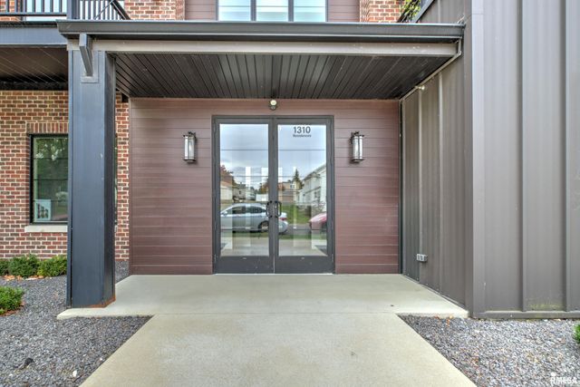 1310 E Samuel Ave Apt 3A, Peoria Heights, IL 61616