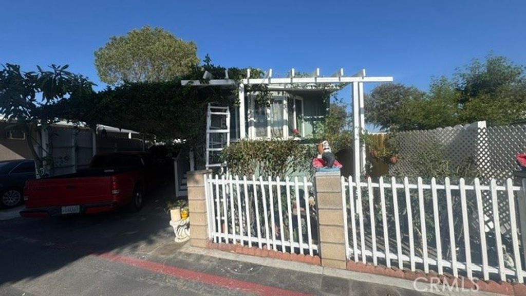 15798 Slover Avenue 36, Fontana, CA 92337 — exterior