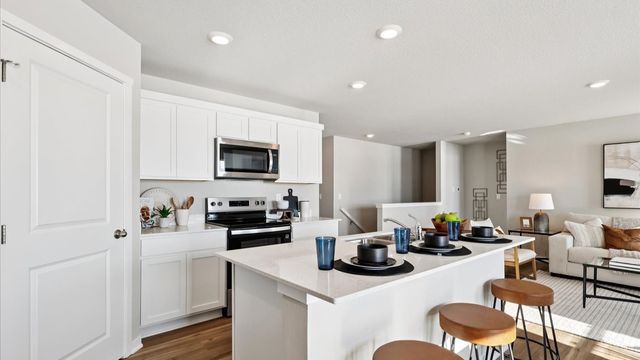 2877 Prairielight Drive, Hiawatha, IA 52233