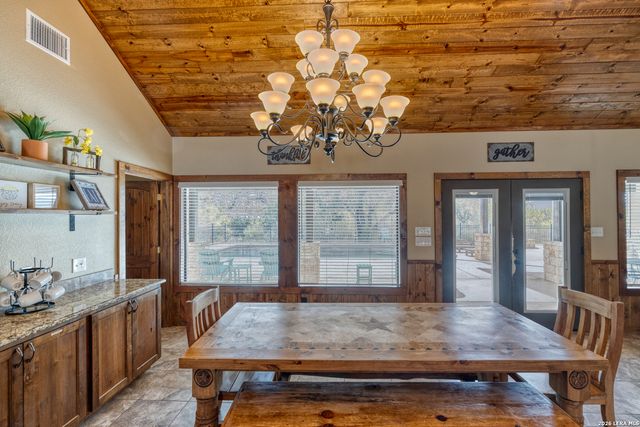 274 Mountain Laurel, Concan, TX 78838