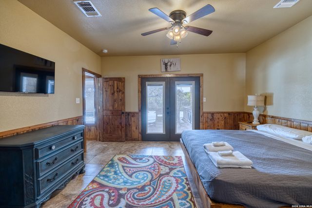 274 Mountain Laurel, Concan, TX 78838