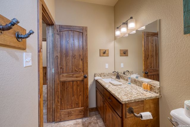 274 Mountain Laurel, Concan, TX 78838