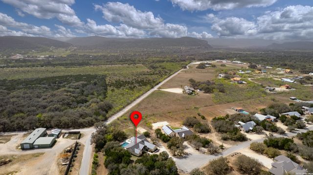 274 Mountain Laurel, Concan, TX 78838