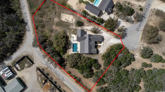 274 Mountain Laurel, Concan, TX 78838