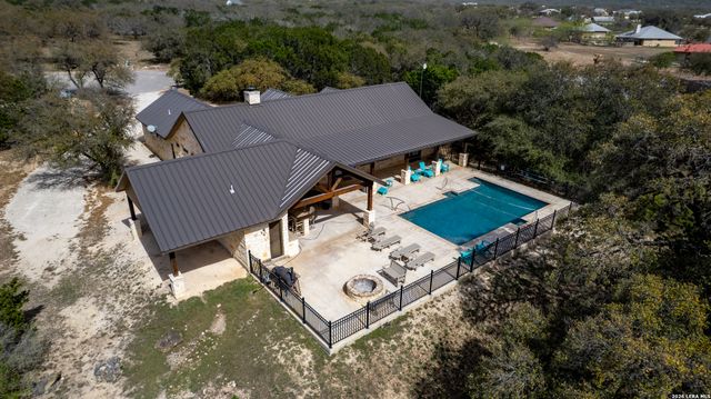 274 Mountain Laurel, Concan, TX 78838
