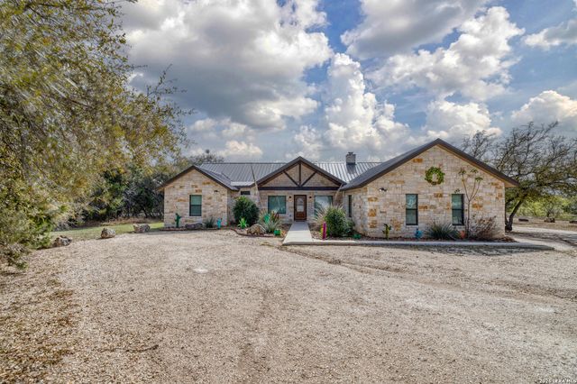 274 Mountain Laurel, Concan, TX 78838