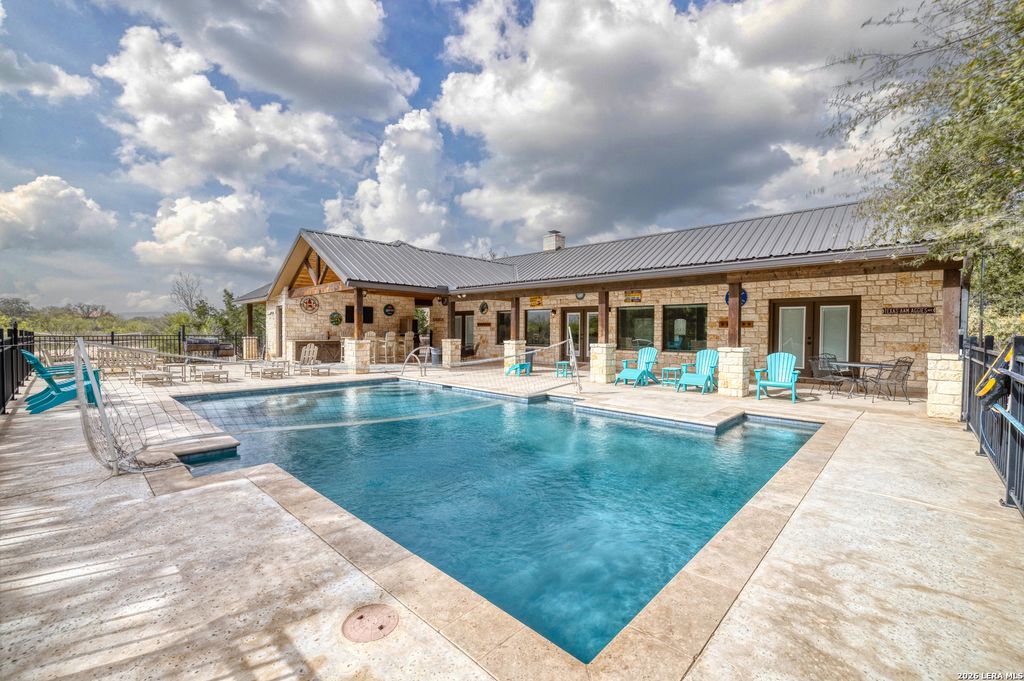 274 Mountain Laurel, Concan, TX 78838