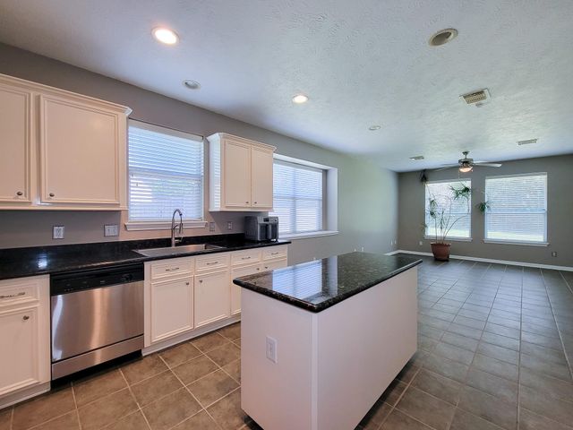 3504 Oak Landing, Conroe, TX 77304