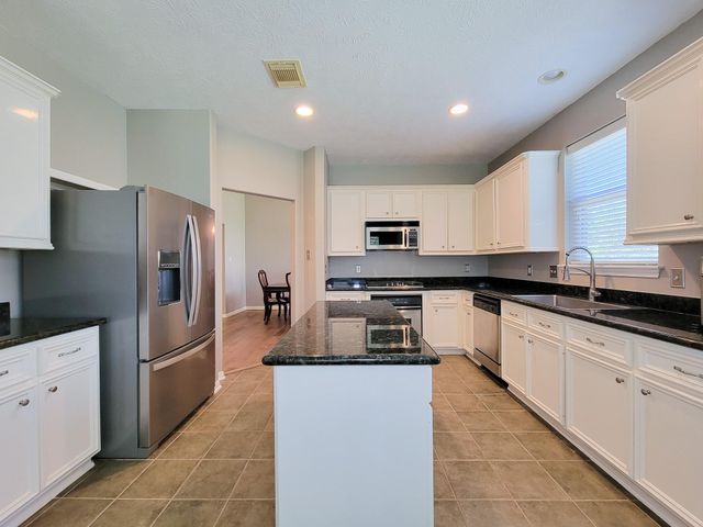 3504 Oak Landing, Conroe, TX 77304