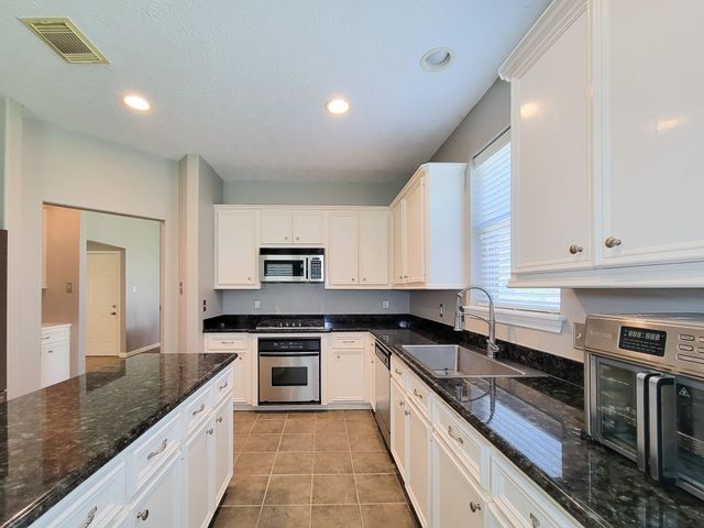 3504 Oak Landing, Conroe, TX 77304