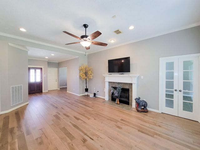 3504 Oak Landing, Conroe, TX 77304
