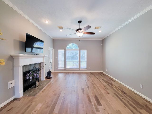 3504 Oak Landing, Conroe, TX 77304