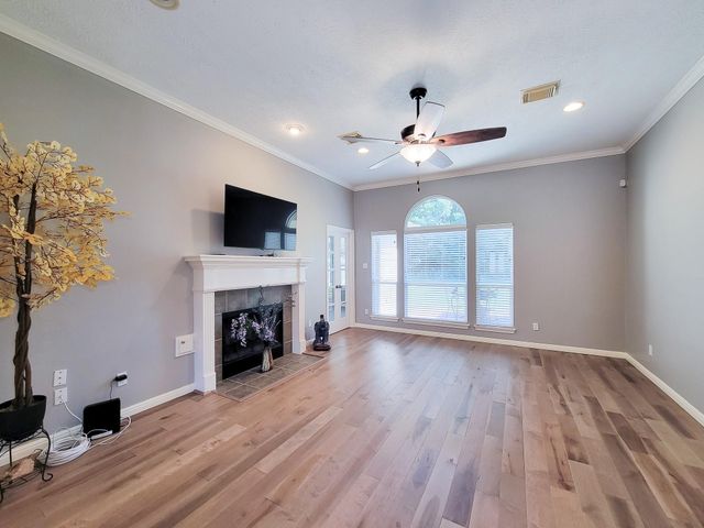 3504 Oak Landing, Conroe, TX 77304