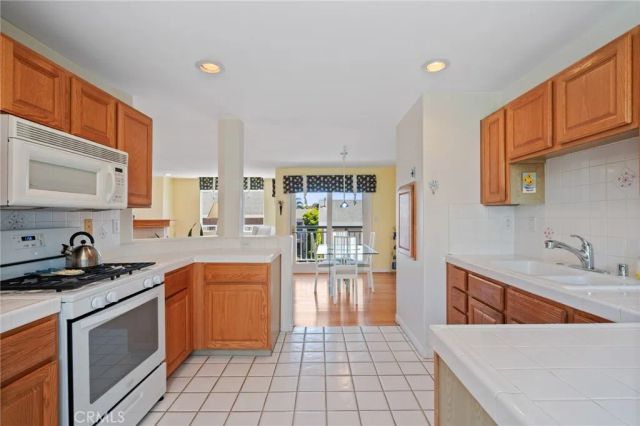 669 W 40th 2, San Pedro, CA 90731